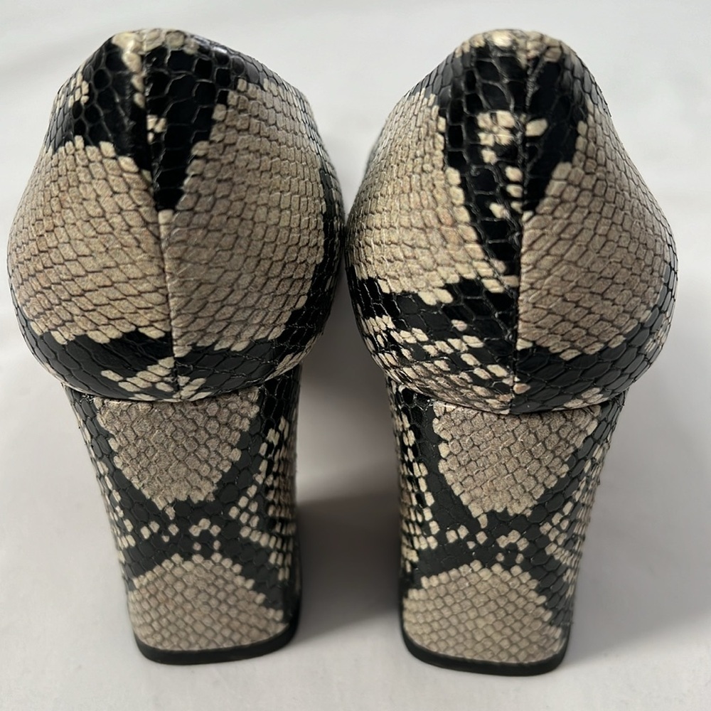 NWOB Via Spiga Snakeskin Block Heels - Picture 6 of 8
